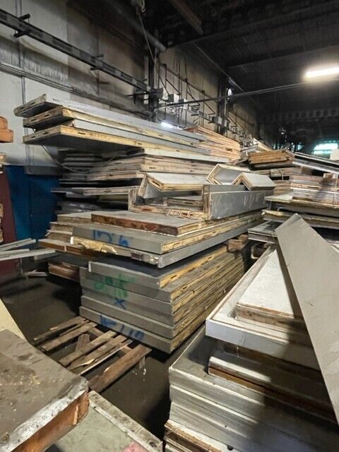 Wholesale lot of ~ 120 used walk in cooler and freezer panels varying size READ