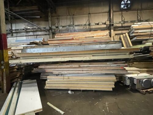 Wholesale lot of ~ 140 used walk in cooler and freezer panels varying size READ