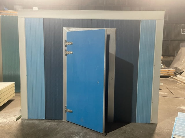 New scratch and dent 10' x 10' x 8' walk-in freezer w/ floor & 2HP refrigeration system