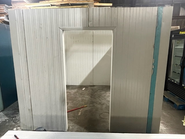 New scratch and dent 8' x 10' x 8' walk-in cooler & 1/2HP refrigeration system