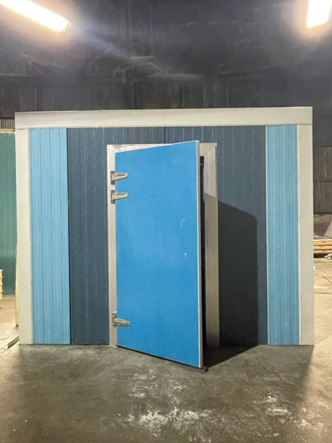 New scratch and dent 10' x 10' x 8' walk-in freezer w/ floor & 2HP refrigeration system