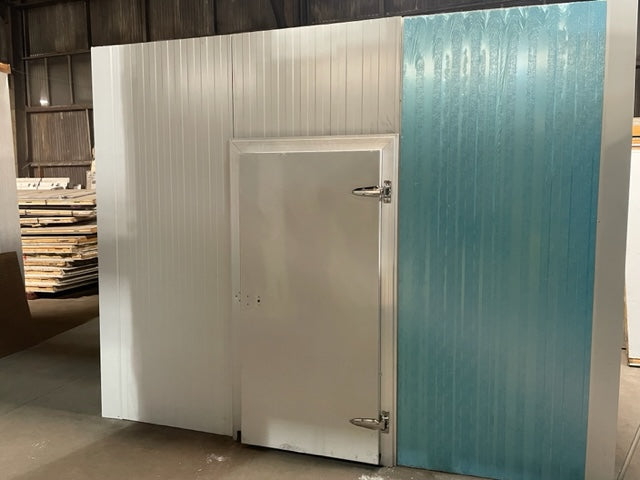 Used scratch and dent 10' x 12' x 9' walk-in freezer w/ floor & 2HP refrigeration system