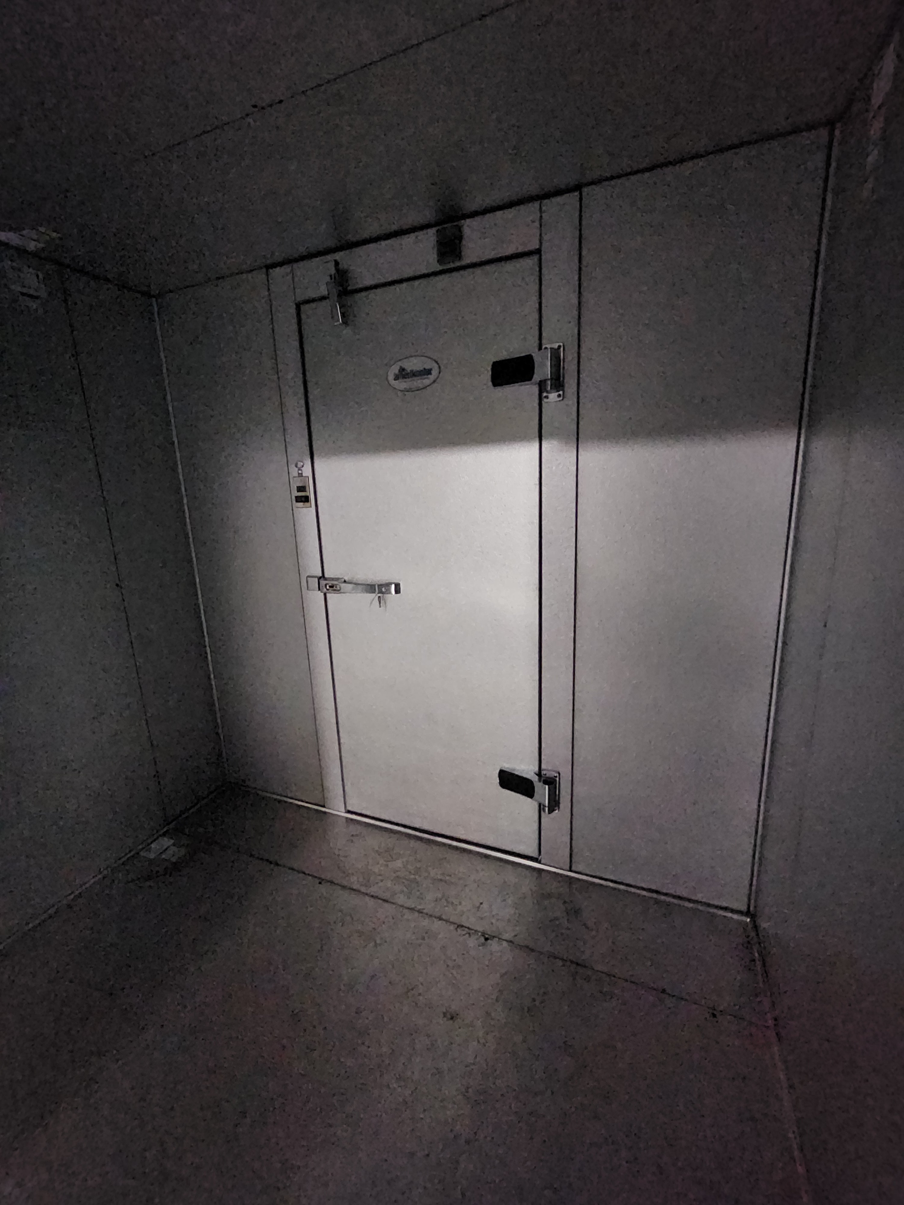 NEW Amerikooler - 8' x 16' x 8' Combo box w/ self contained Bohn unit