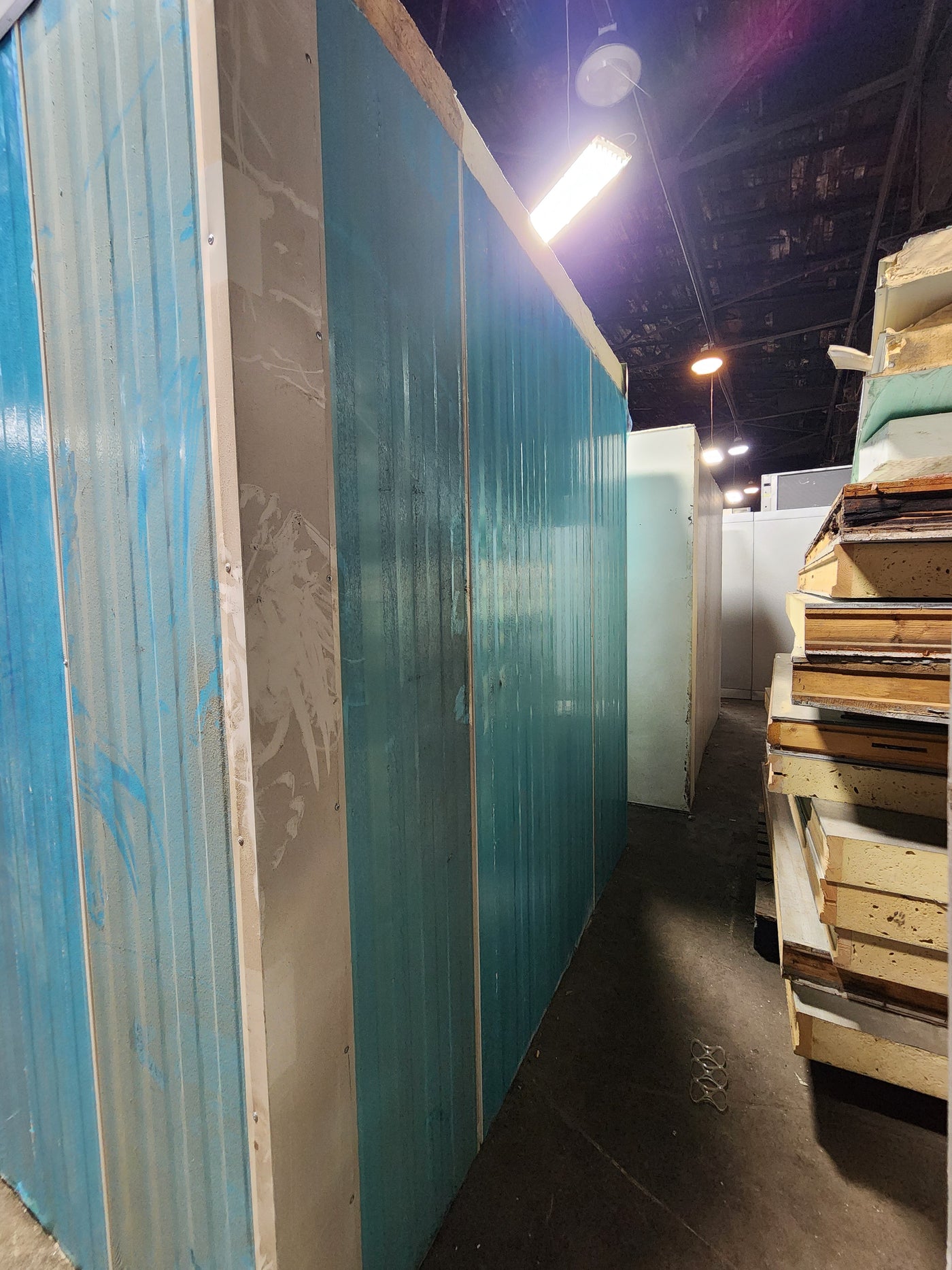 8' x 8' x 8' 5" - Walk in cooler w/ man door & drop-in unit - no floor
