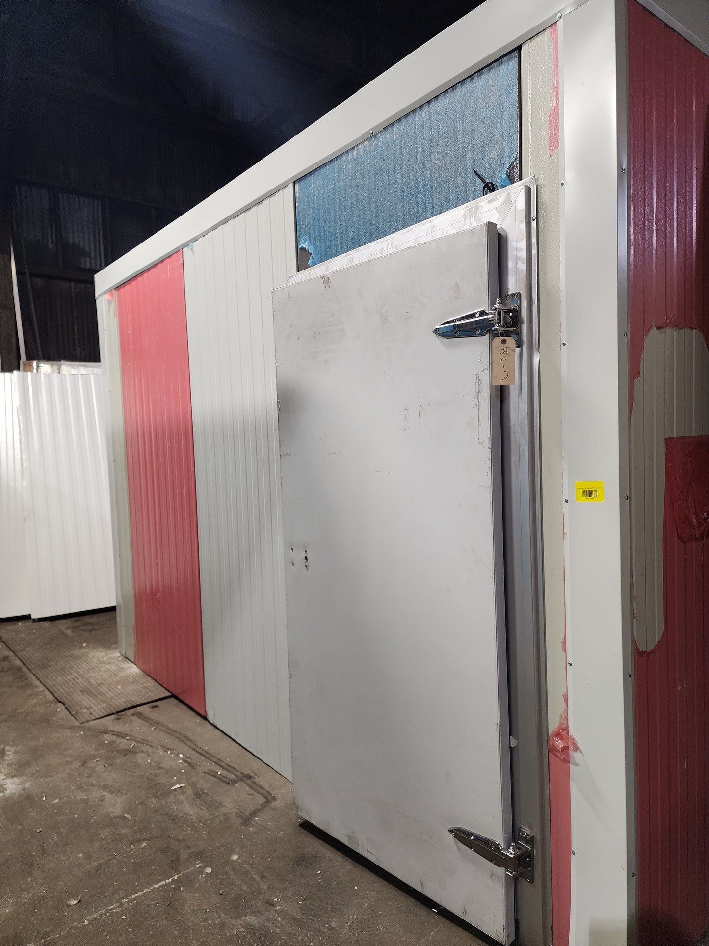 12' x 12' x 8' walk in cooler w/ 3/4HP refrigeration system
