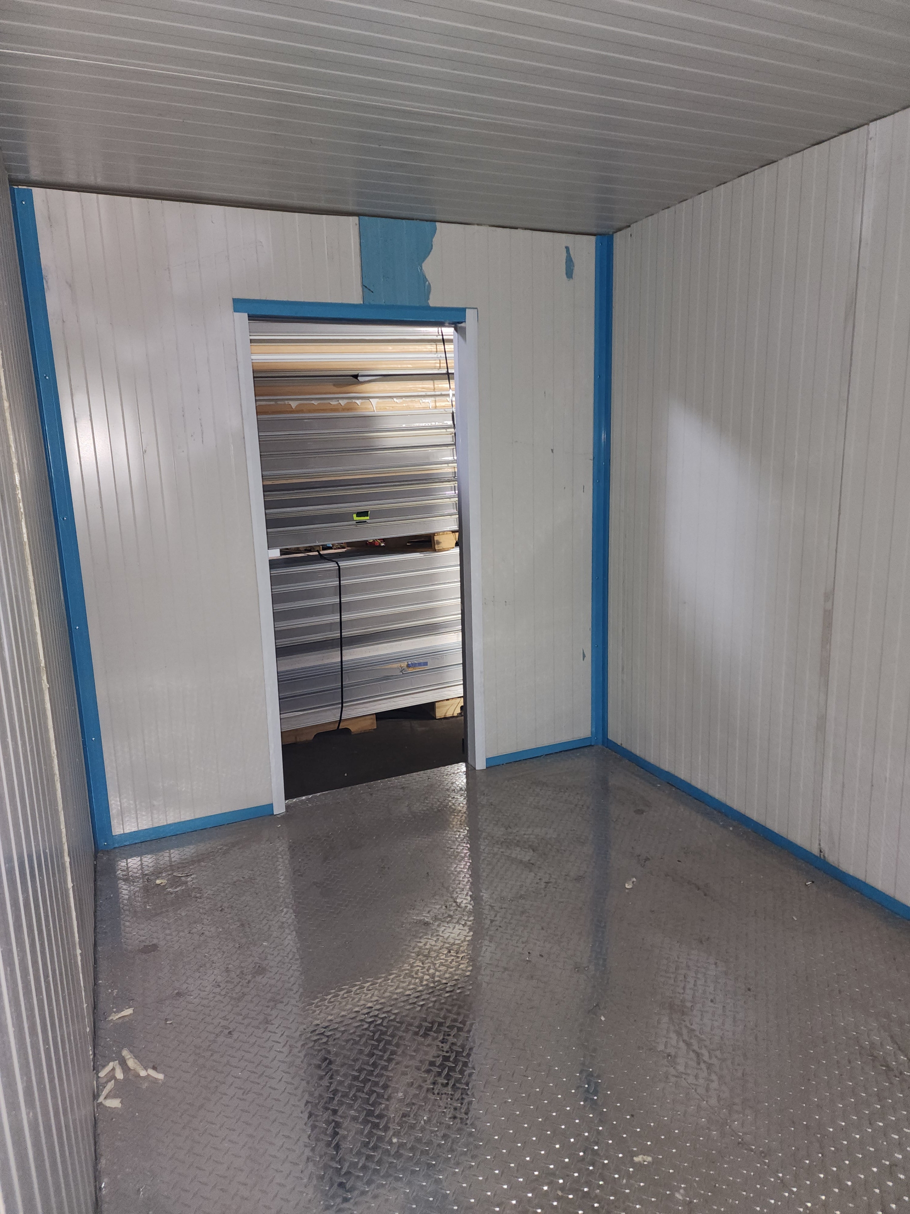 8' 1" x 12' x 8' 4" Walk in freezer w/ man door, ceiling & floor w/ 3/4 HP unit (Built as unit for outdoors)