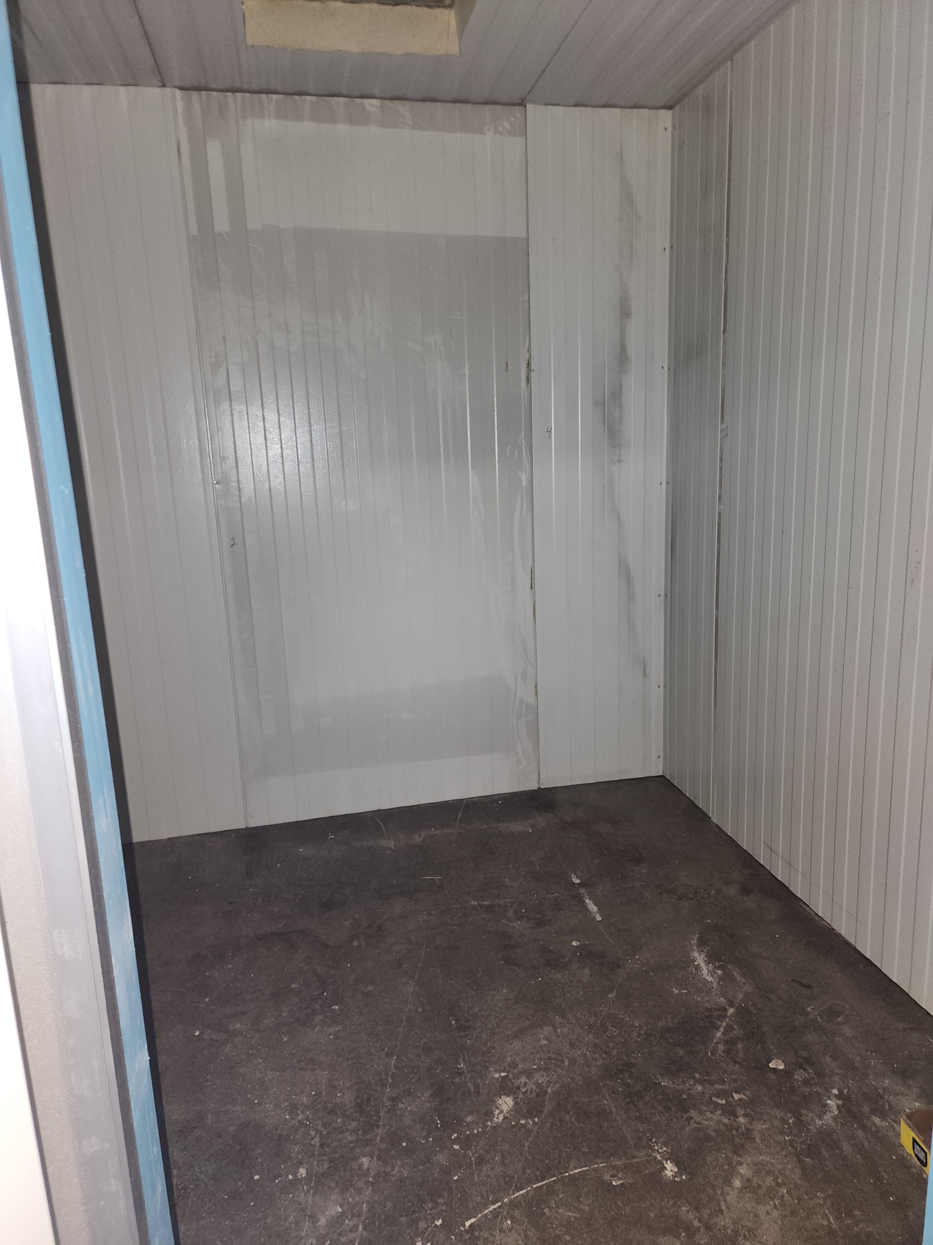 8' x 8' x 8' 5" - Walk in cooler w/ man door & drop-in unit - no floor