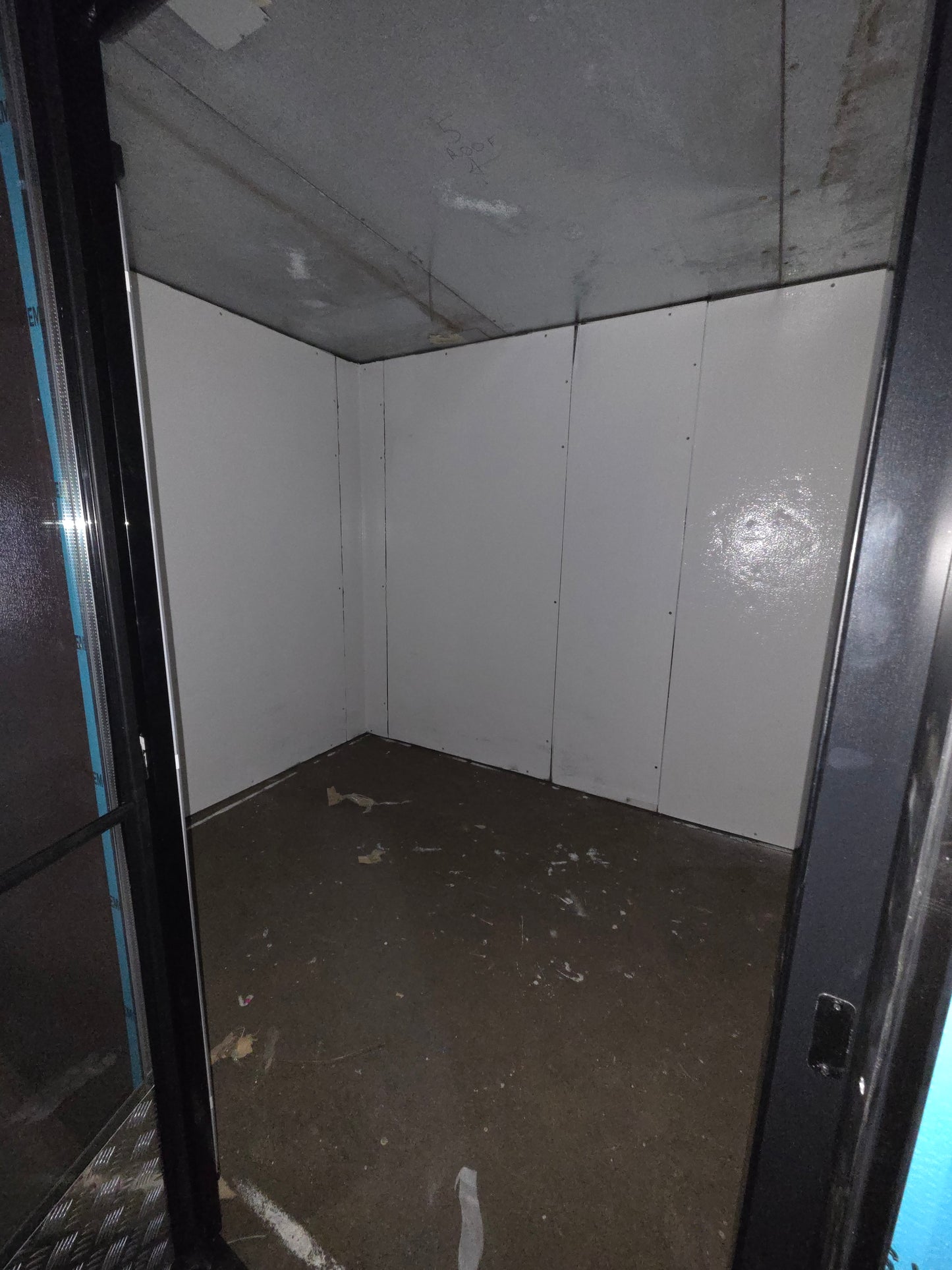 Used 7' 8" x 11' 6" x 7' 9" Walk-In Cooler W/ Beer Cave Door