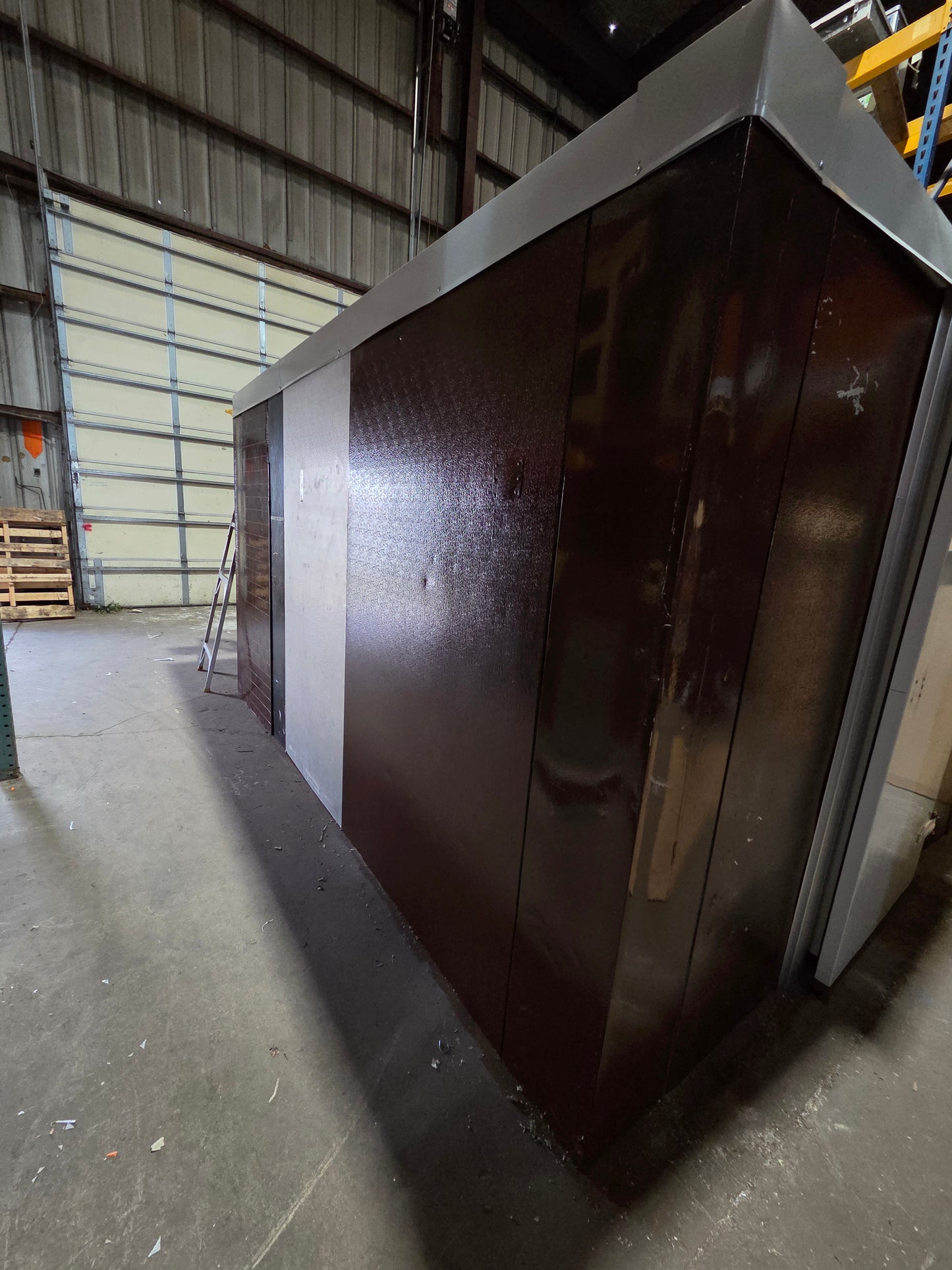 Used 9' 7" x 11' 6" x 6' 11" Walk-In Cooler
