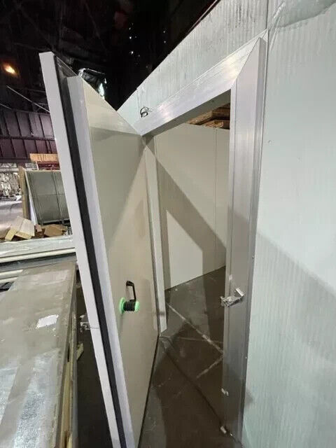 10' x 12' x 8' walk in cooler with refrigeration system