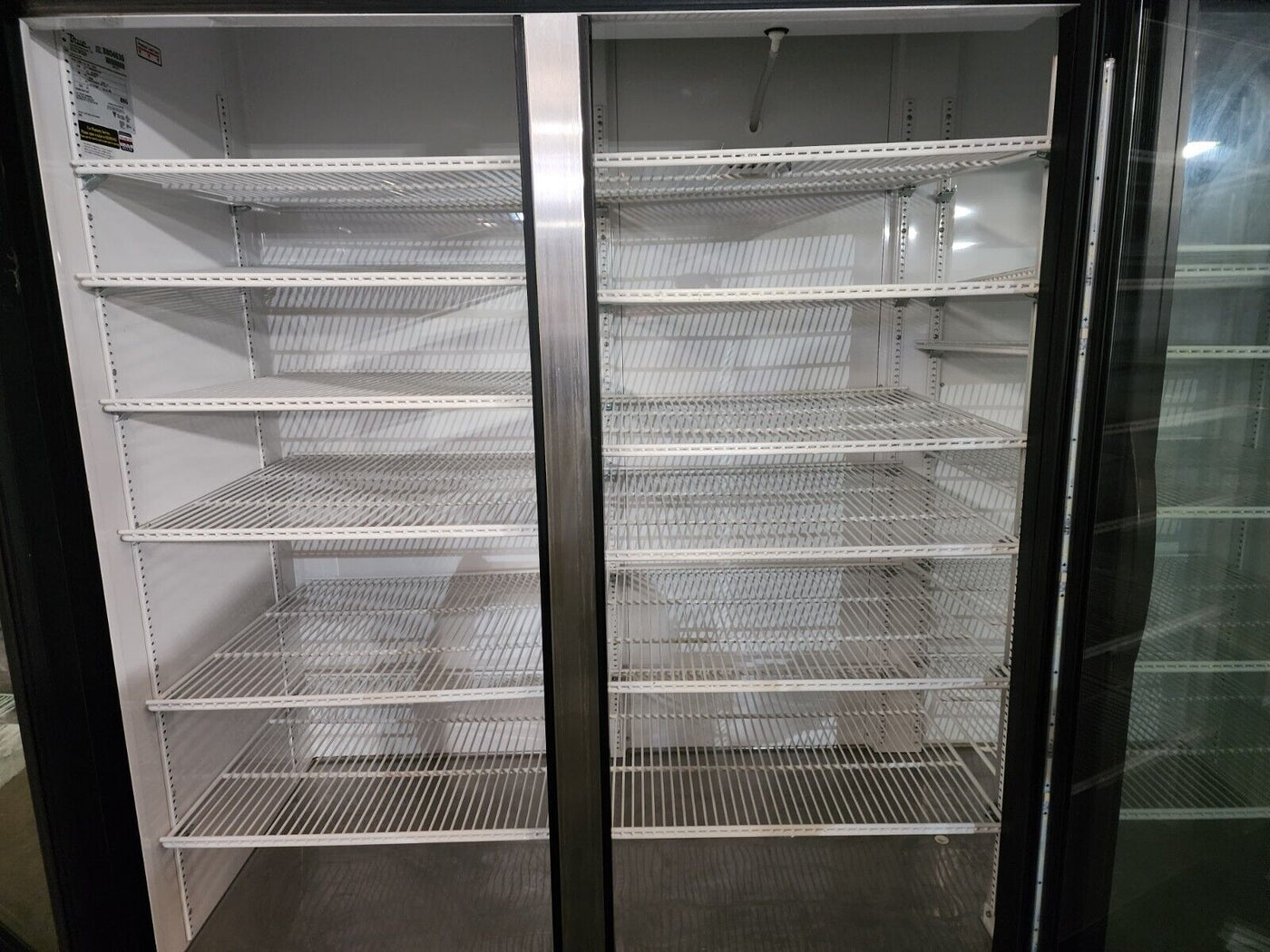 True 78" three section glass door merchandiser GDM-72-HC~TSL01