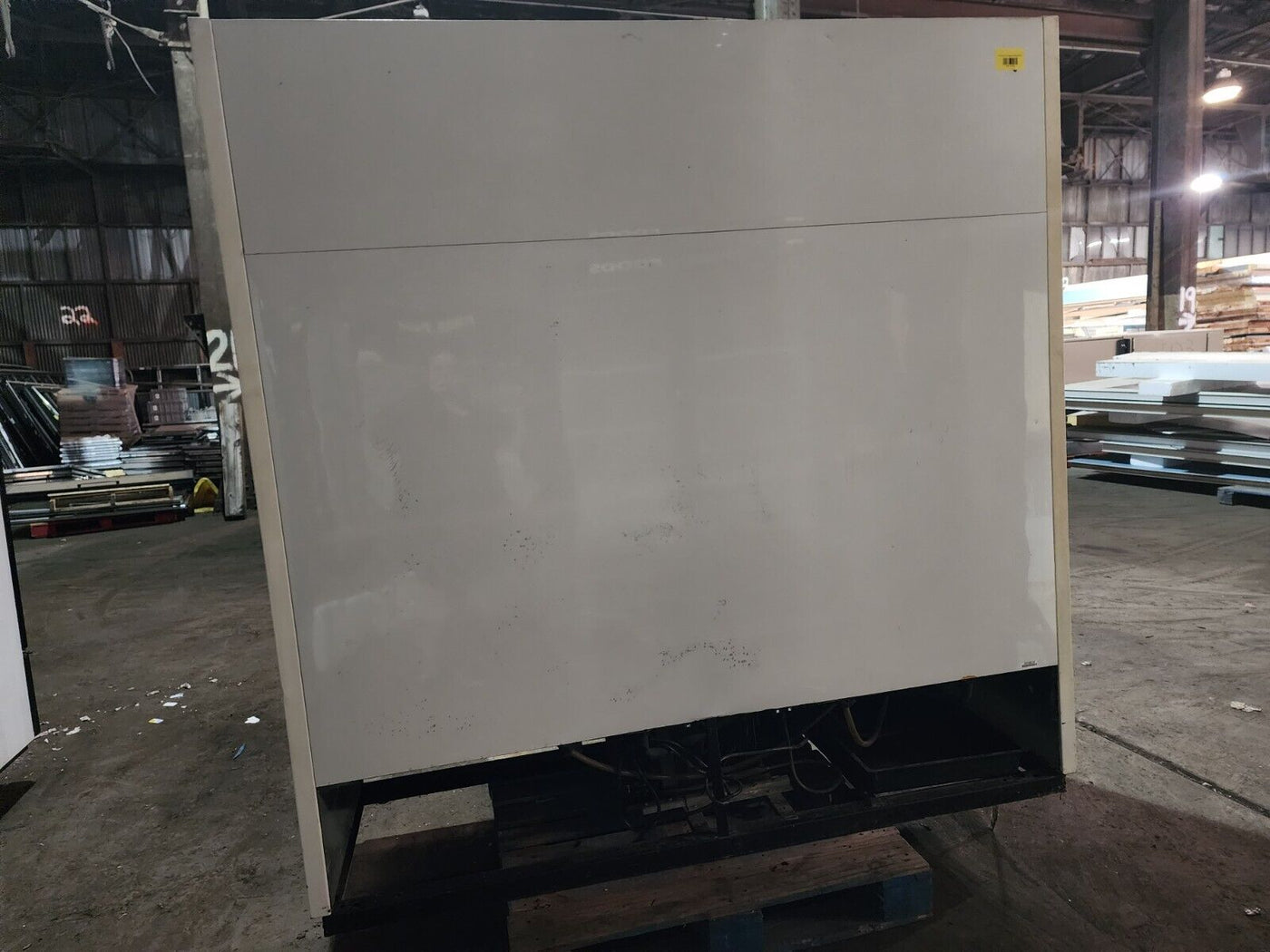 True 78" three section glass door merchandiser GDM-72-HC~TSL01
