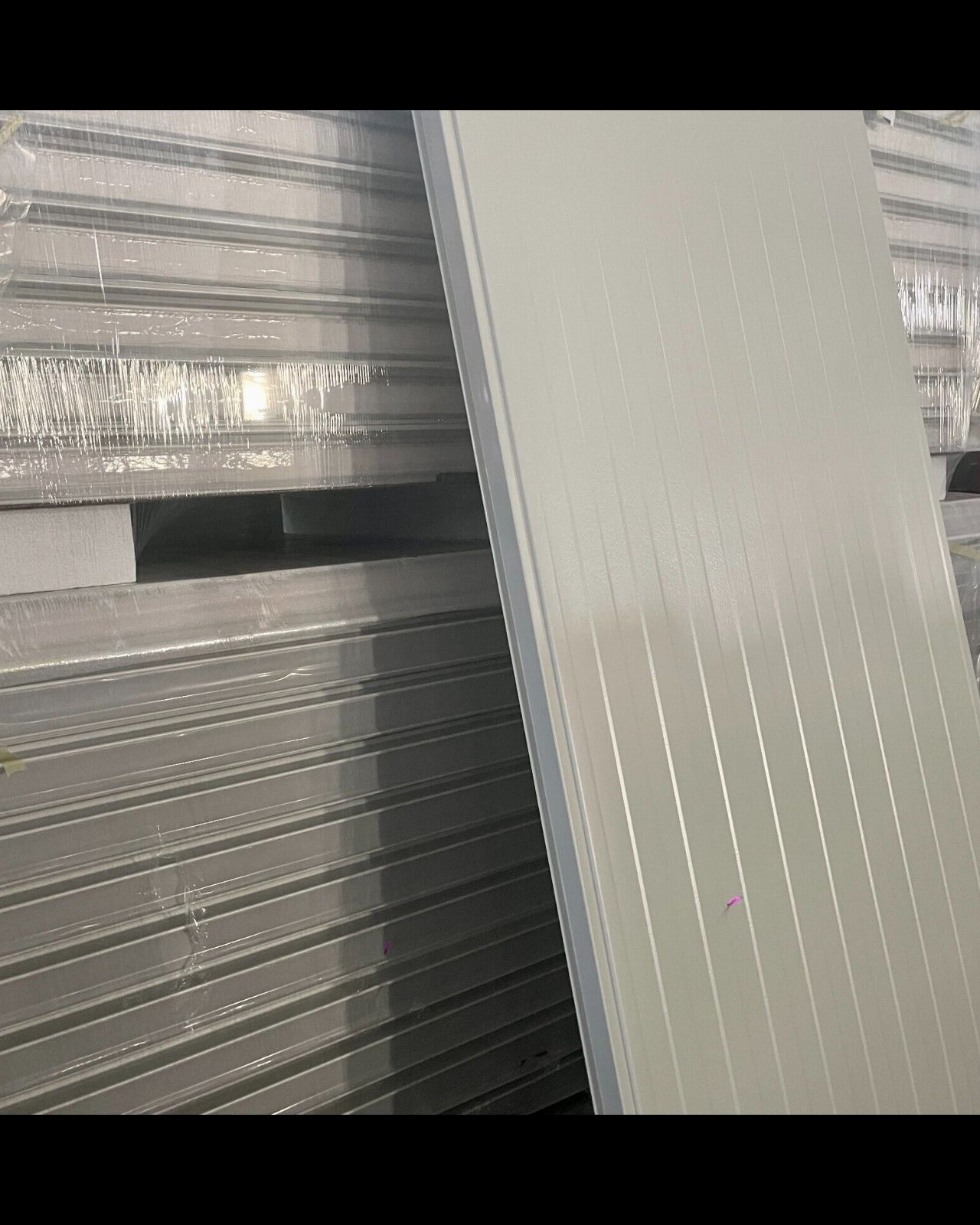 20' long 4'' thick Walk-in Cooler & Freezer Panels
