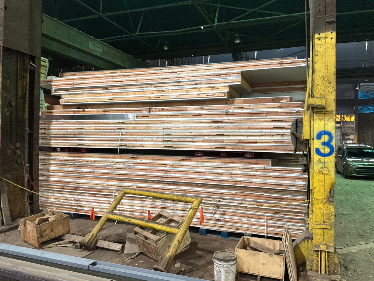 Lot of Used Panels 19’ to 21’ w/ Corners Appx. 50 Pieces