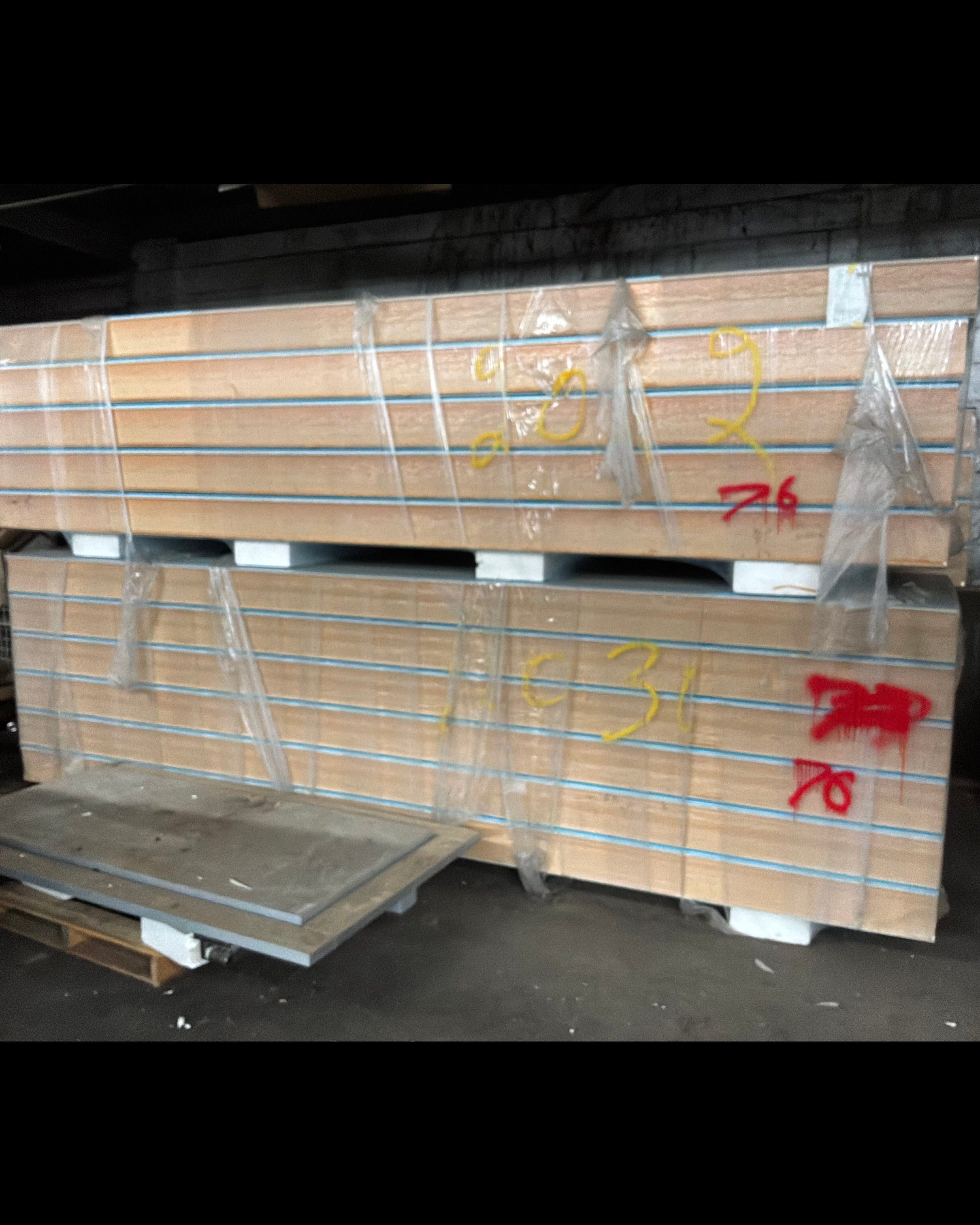 Lot of 20 New Scratch and Dent 15’ Panels 8” Thick