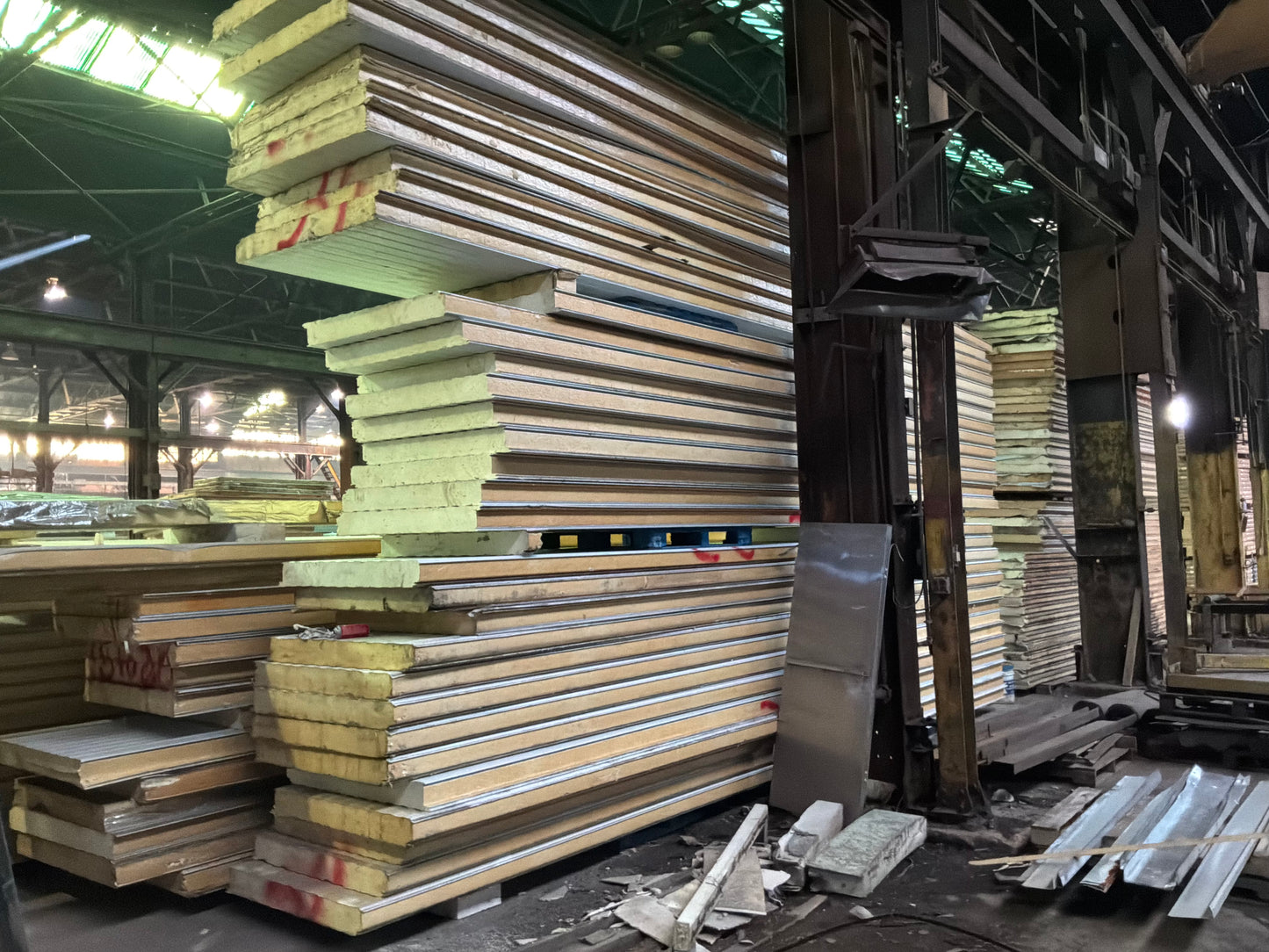 Lot of 33 Used 5” Thick Panels Lengths from 15’ - 17’