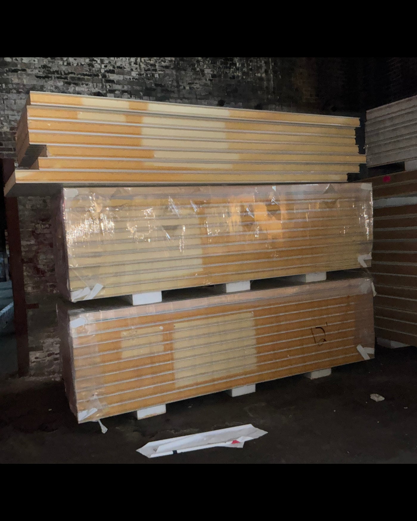Lot of 27 New Scratch and Dent 12’ Panels 4” Thick