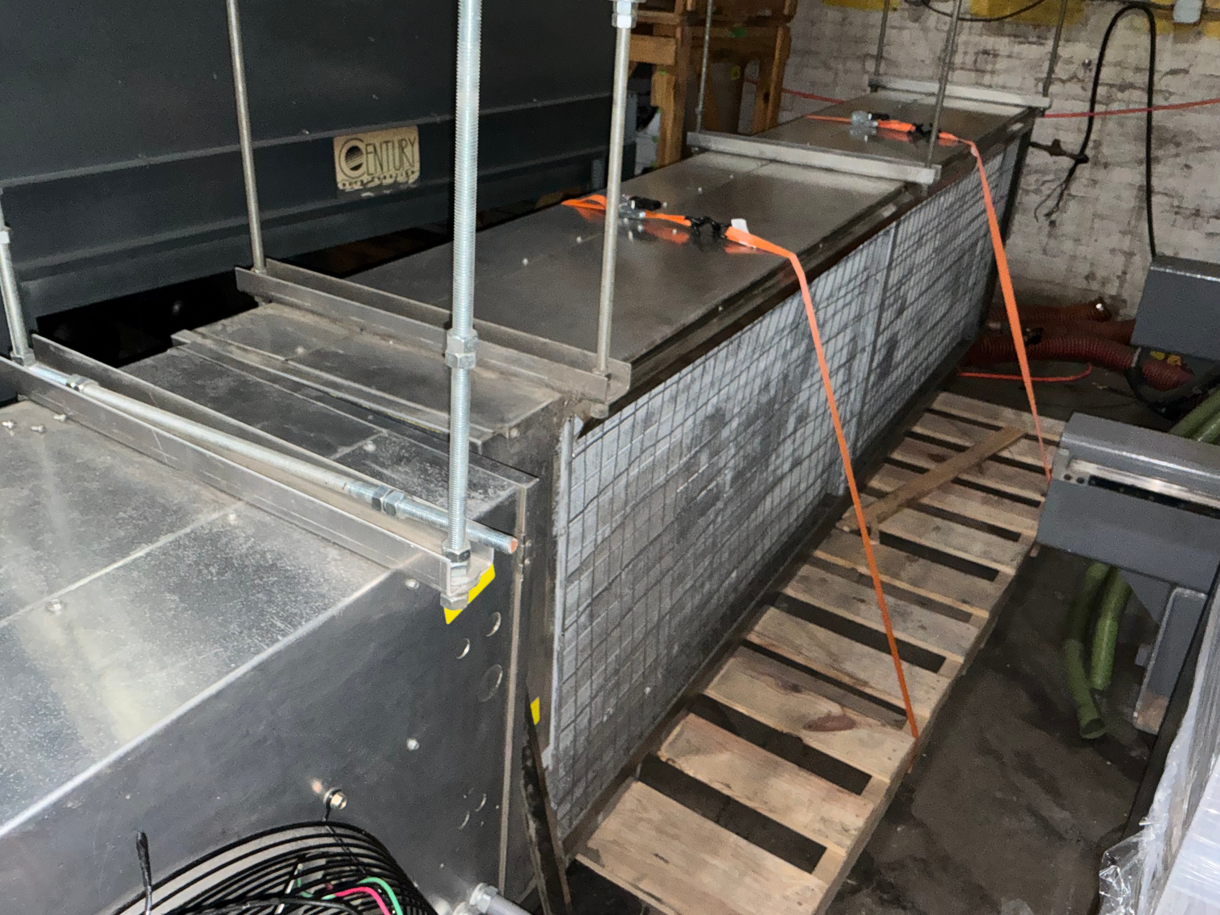Climate Control 20 HP Medium Temp Condensing Unit w/ Two 93,000 Evaporator Blowers 460/3 Ph #886