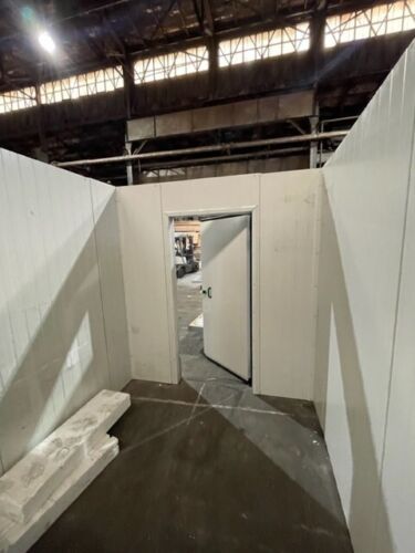 7'6'' x 9'10'' x 8'6'' Built Walk in Freezer 4'' Thick Panels