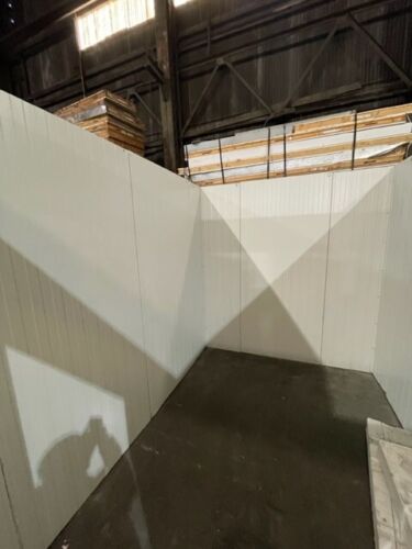 7'6'' x 9'10'' x 7'10'' Built Walk in Cooler 4'' Thick Panels