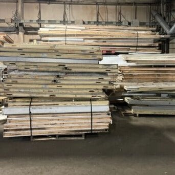 Wholesale lot of ~ 140 used walk in cooler and freezer panels varying size READ