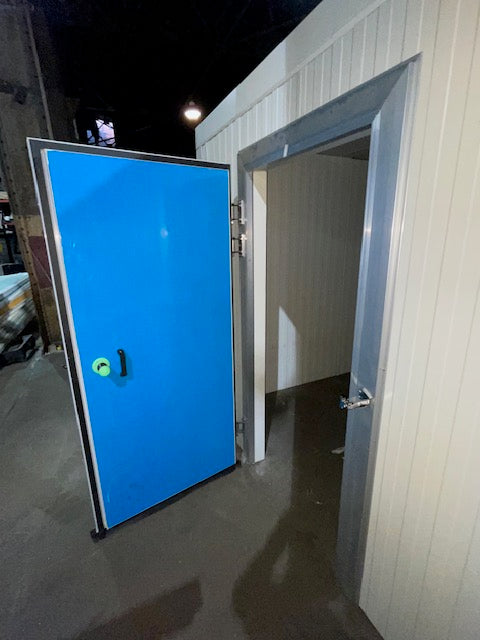 9' x 10' x 94'' high Used Walk in Freezer